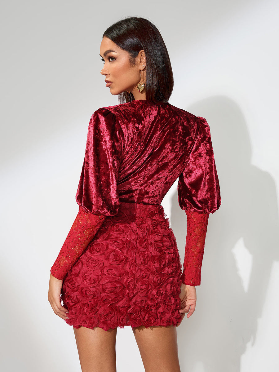 Mini velvet dress with low cut and trendy design