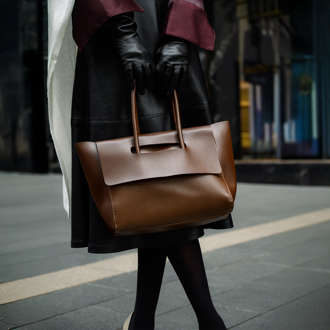 Katherine — Retro Tote Bag, alternate view 4