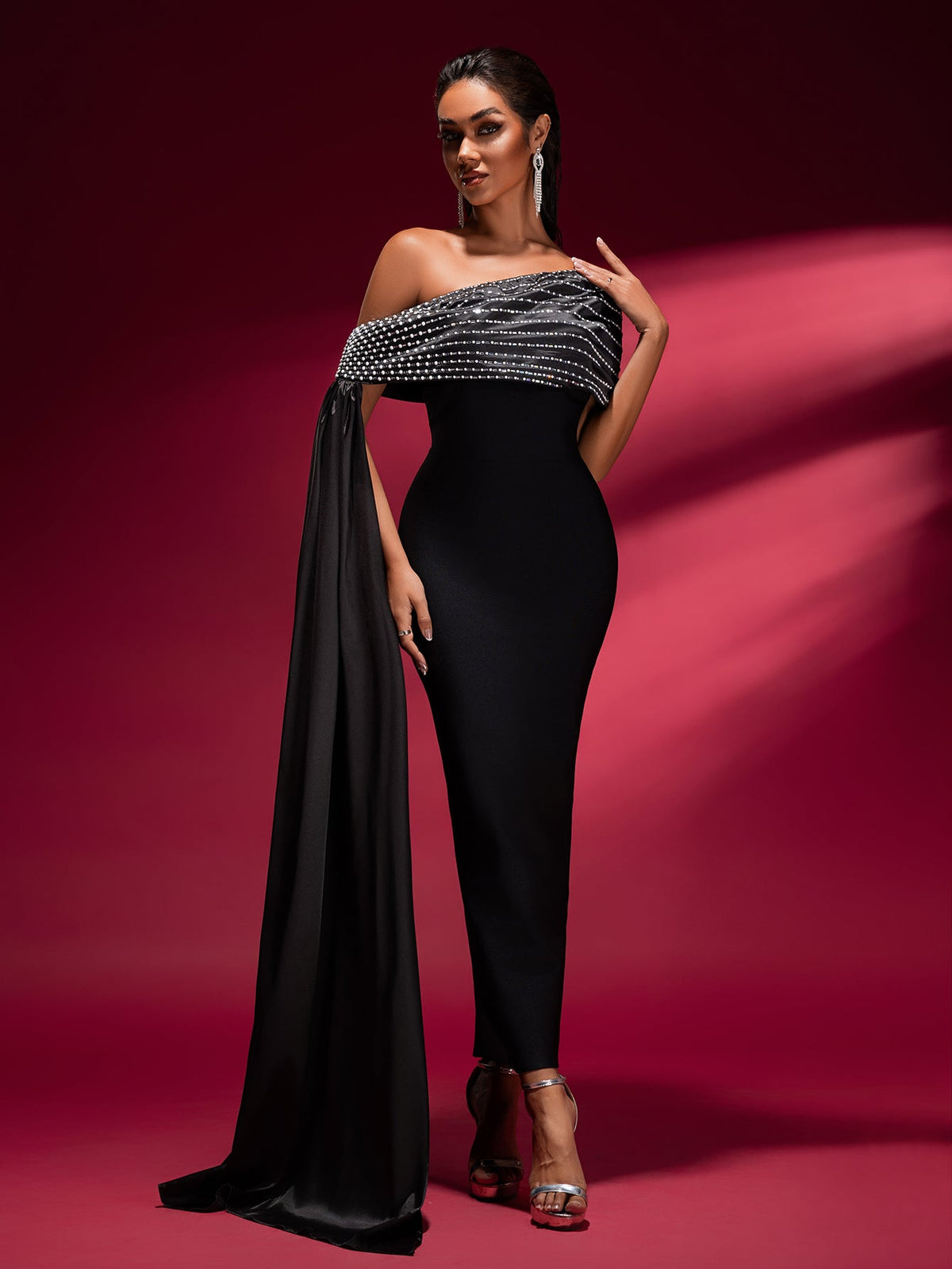 Slanted Shoulder Chain Bandage Dress