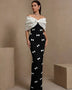 Schulterfreies weißes Kleid mit Schleifen und Bandage