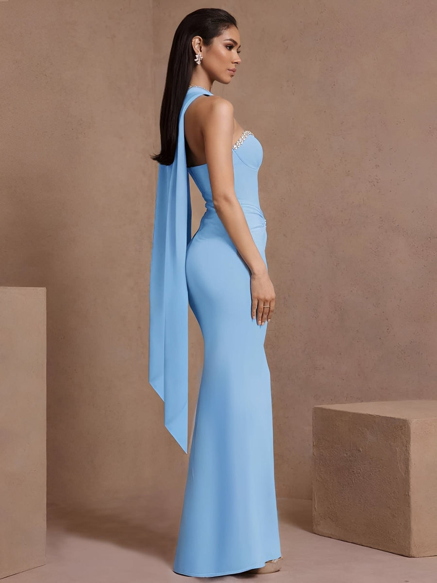 Plissiertes Bandage-Kleid mit Halstuch und Kristalldetails