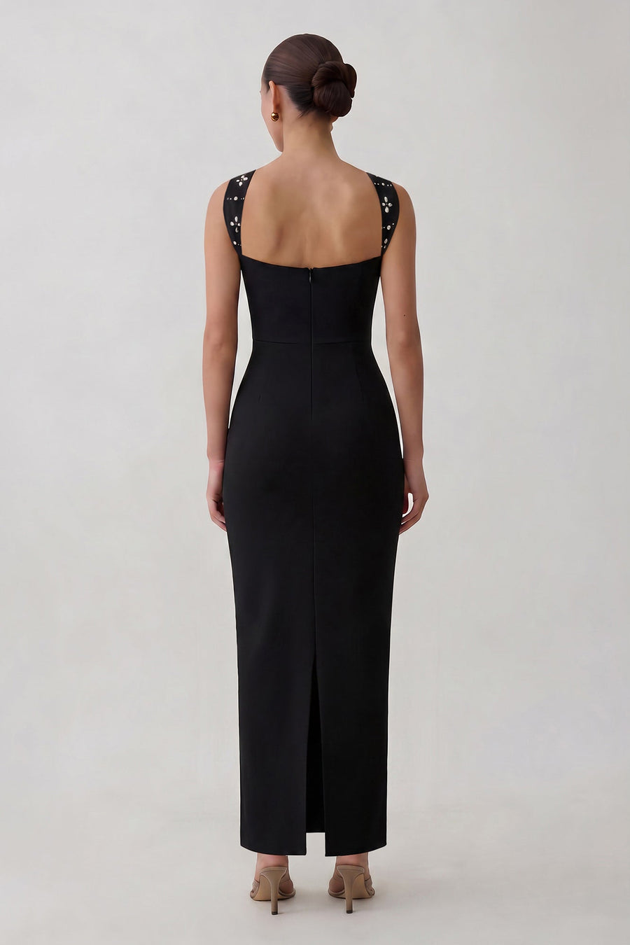 Robe bustier à strass et perles, coupe bandage