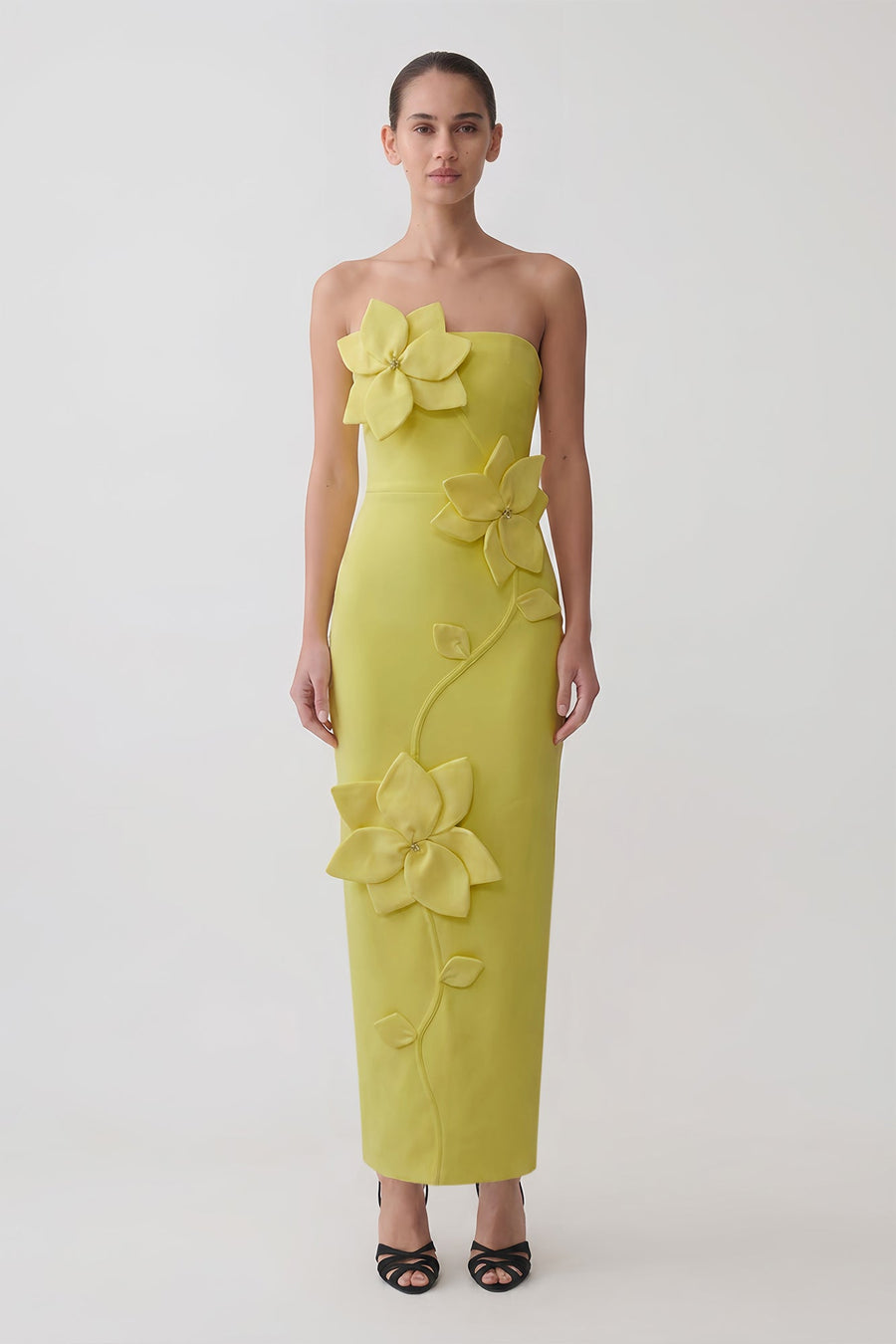 Robe moulante bustier ornée d'appliques florales en forme de lianes