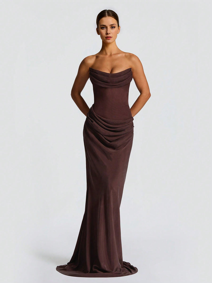 Trägerloses Maxi-Kleid mit Raffungen und Halstuch
