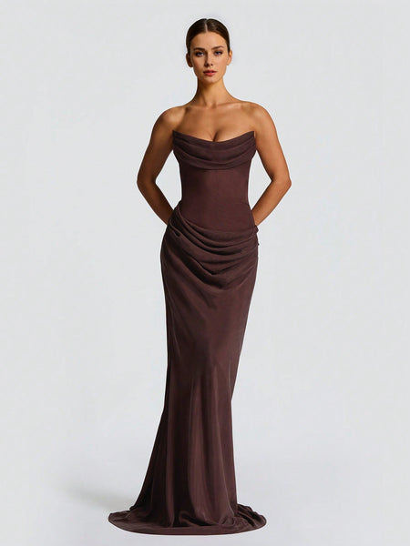 Trägerloses Maxi-Kleid mit Raffungen und Halstuch
