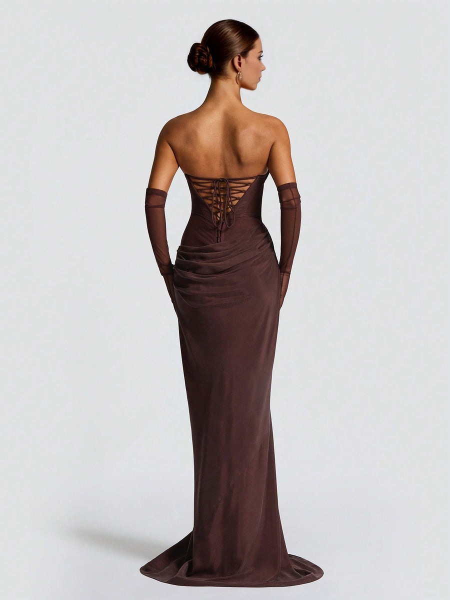 Trägerloses Maxi-Kleid mit Raffungen und Halstuch