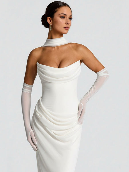 Trägerloses Maxi-Kleid mit Raffungen und Halstuch