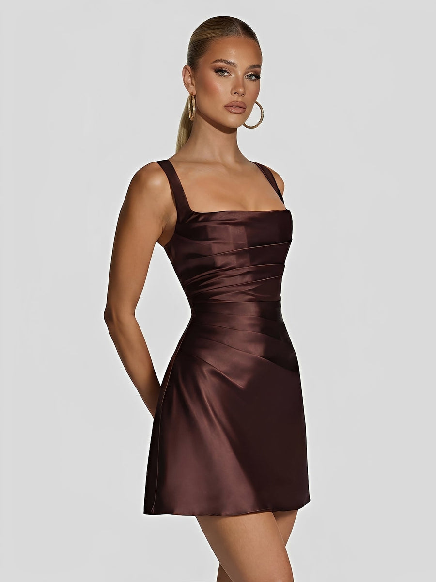 Minikleid aus Satin mit eckigem Ausschnitt und Falten