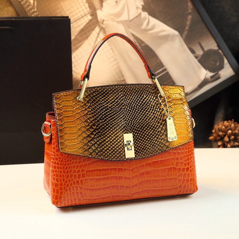 Bellina — Versatile Shoulder Bag, alternate view 10