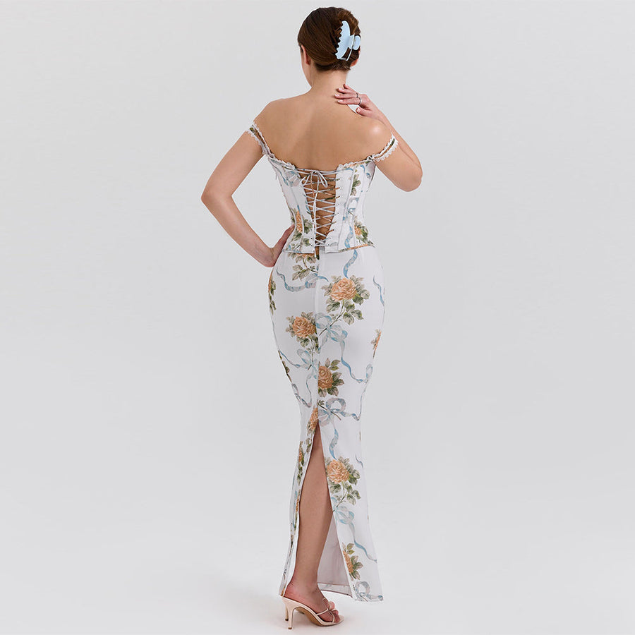 Geblümtes Schlitzkleid mit Spitzenbesatz