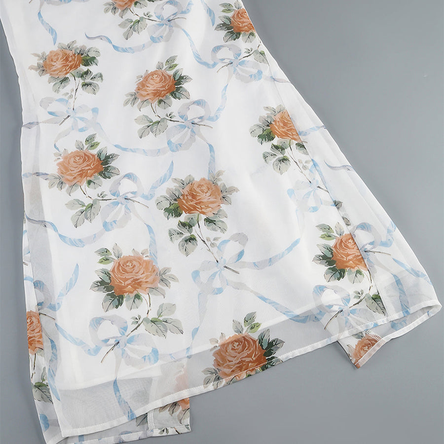 Geblümtes Schlitzkleid mit Spitzenbesatz