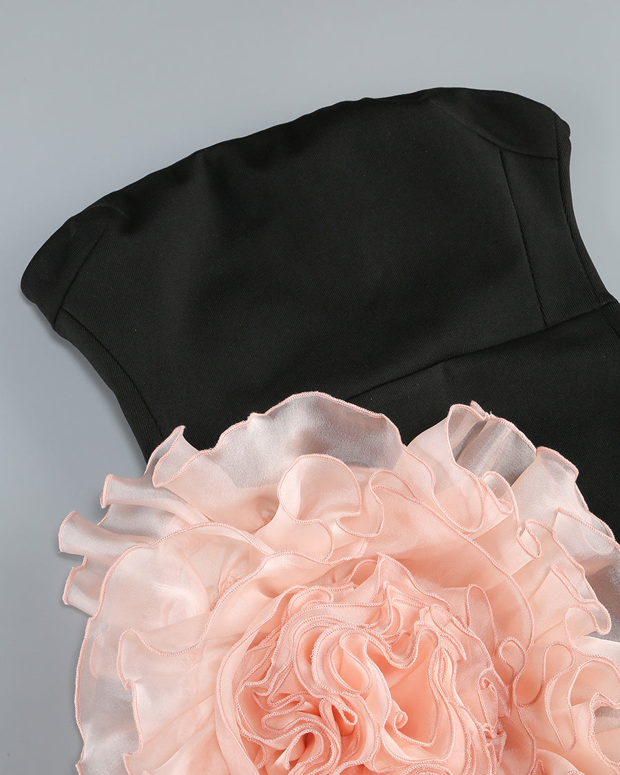 Trägerloses Organza-Kleid mit gewelltem Blütenrand