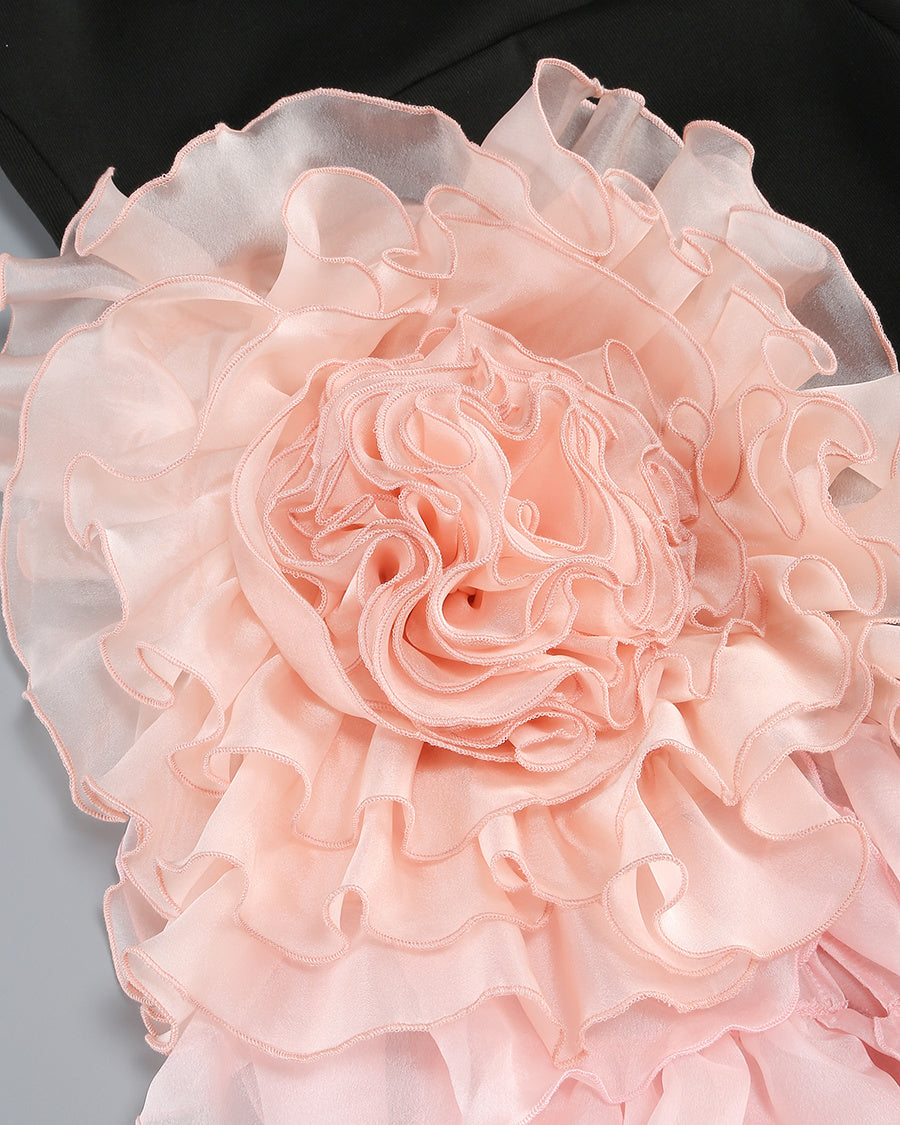 Trägerloses Organza-Kleid mit gewelltem Blütenrand