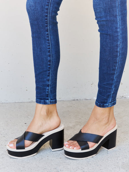 Weeboo Cherish The Moments Contrast Platform Sandals in Black - Opulent Empire