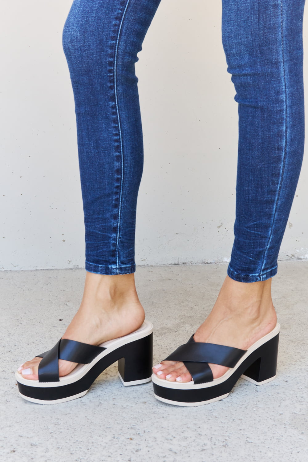 Marlowe Laurent — Weeboo Cherish The Moments Contrast Platform Sandals in Black Black Fashion Footwear, alternate view 4