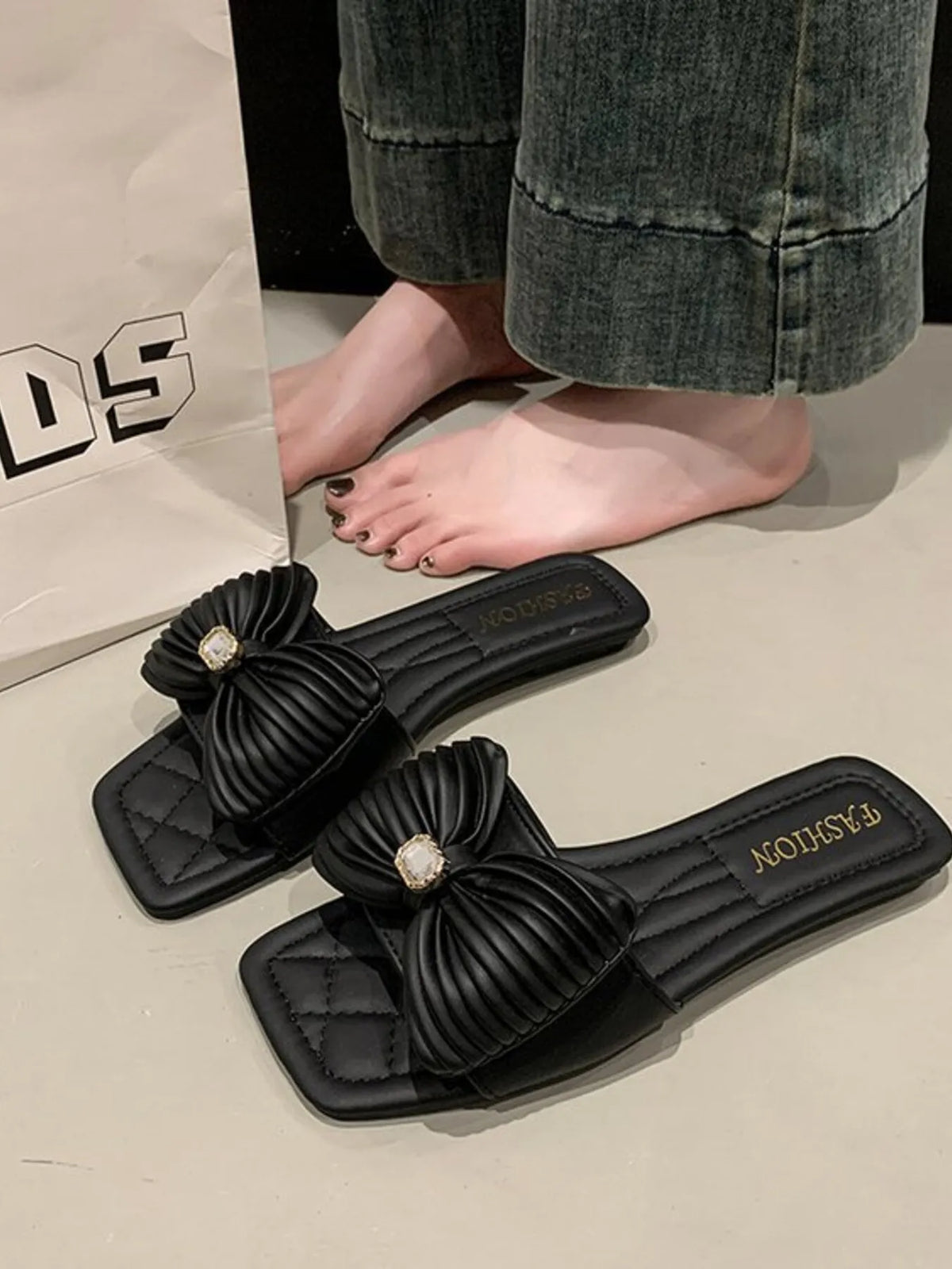 Onyx Sorrento — Bow-Knot Flat Sandals Fashion Footwear, alternate view 5