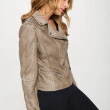 b3b19b13-04a2-4446-8e29-52506c63ee11-Max