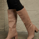 bdeff8b1e84341c7a425b1e597600b10-Max