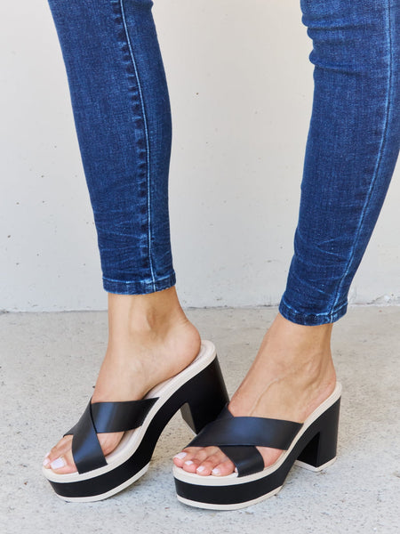 Weeboo Cherish The Moments Contrast Platform Sandals in Black - Opulent Empire