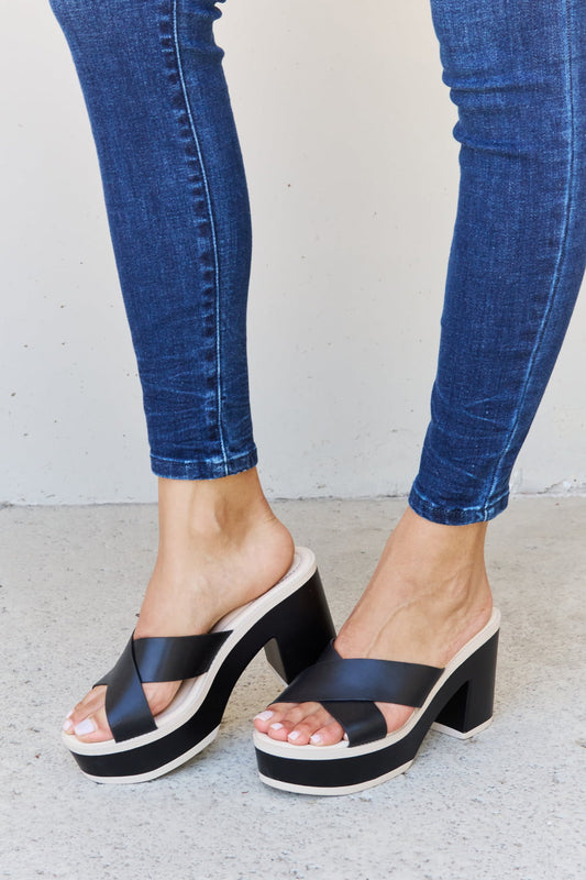 Weeboo Cherish The Moments Contrast Platform Sandals in Black - Opulent Empire