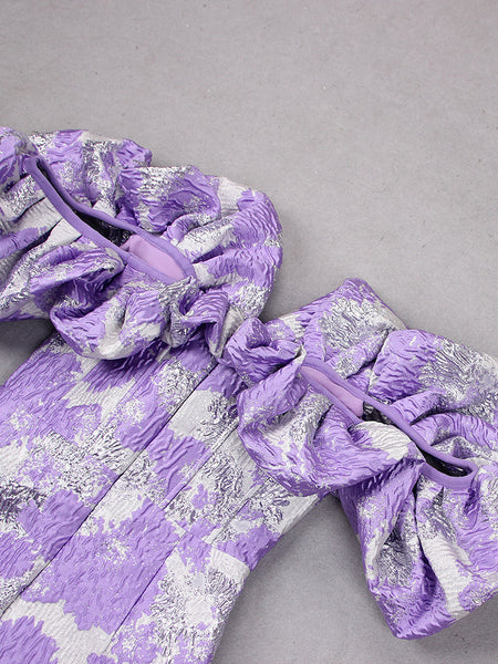 Off-shoulder long dress with pleats and a fitted style to accentuate your figure