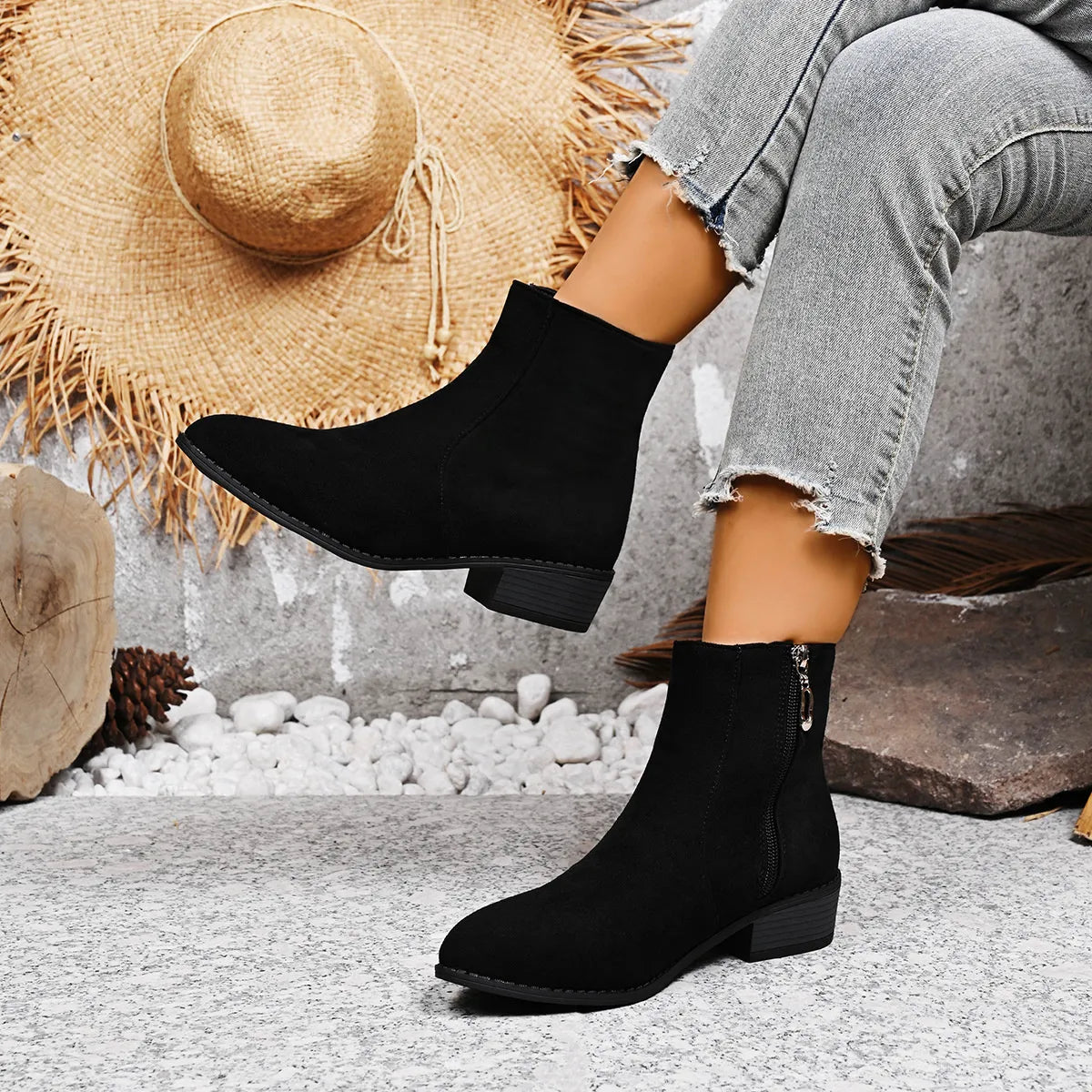 Lior Venturi — Block Heels Chelsea Boots Fashion Footwear, alternate view 4
