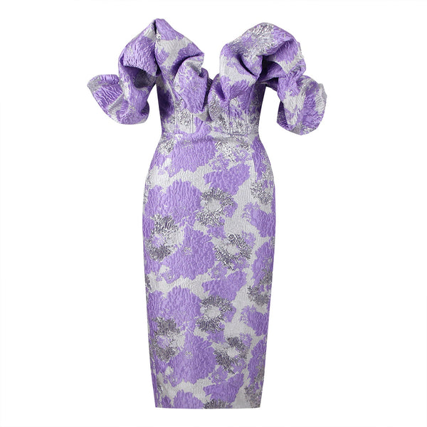 Off-shoulder long dress with pleats and a fitted style to accentuate your figure