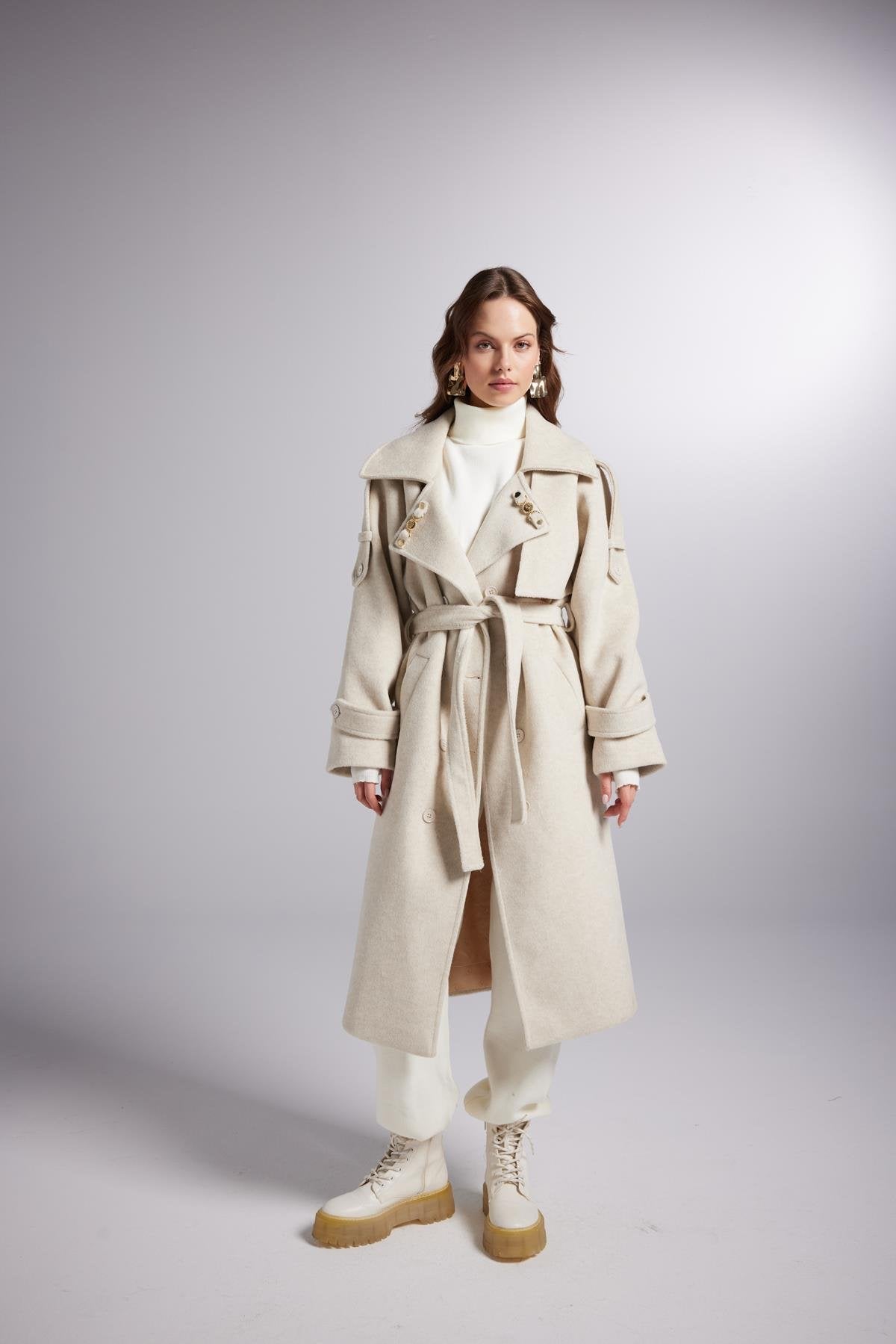 Wilhelmina Rivière — Accessorized Wool Blended Cashmere Maxi Woody Ecru Coat, alternate view 4