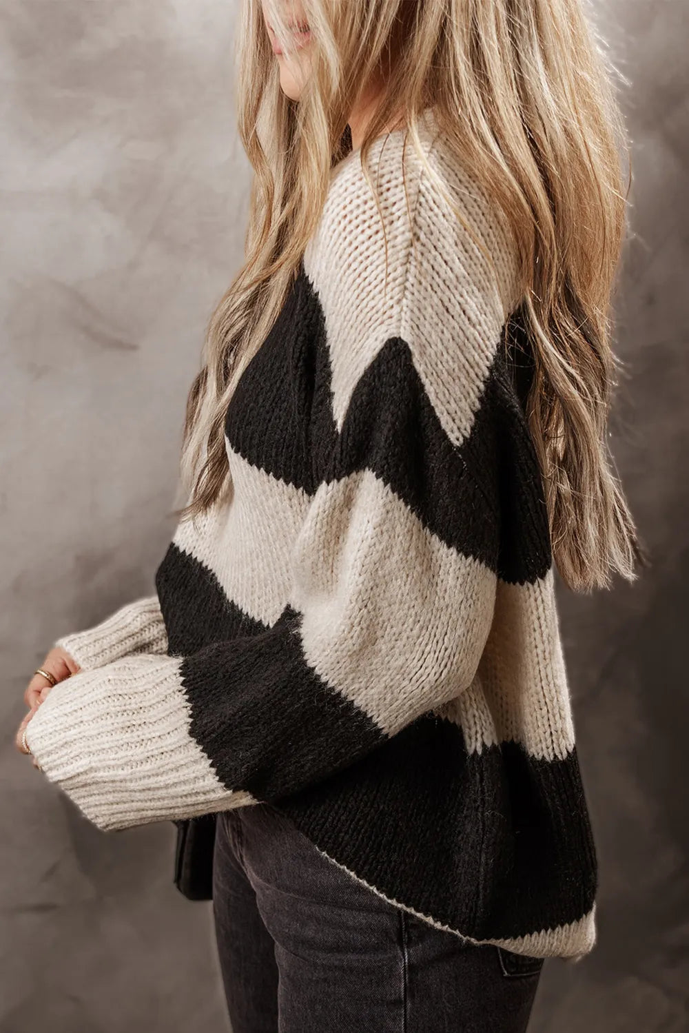 Marlowe Fontaine — Color Block Round Neck Sweater, alternate view 3