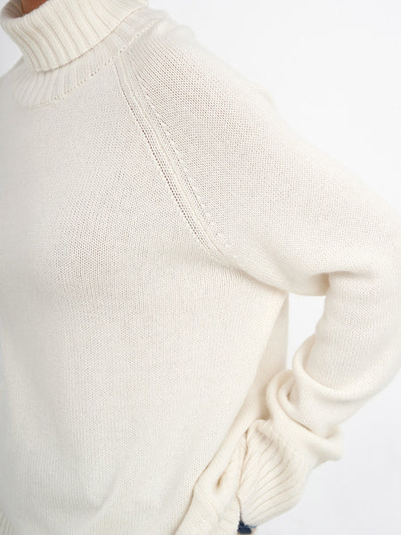 e8ea7584d50e470db16f5d99ec02b4c4-Max