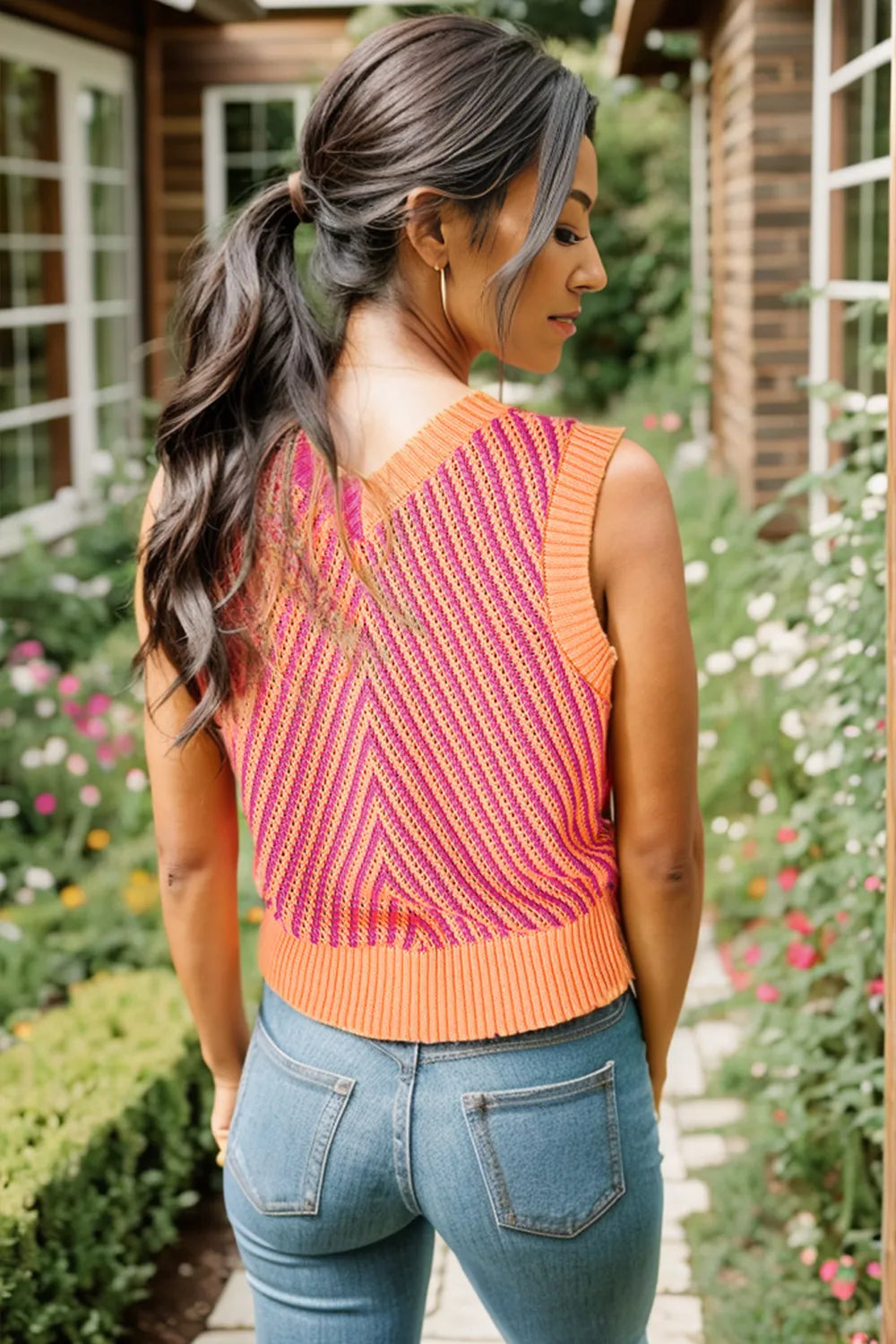 Noa Bellamy — Contrast V-Neck Sweater Vest, alternate view 2