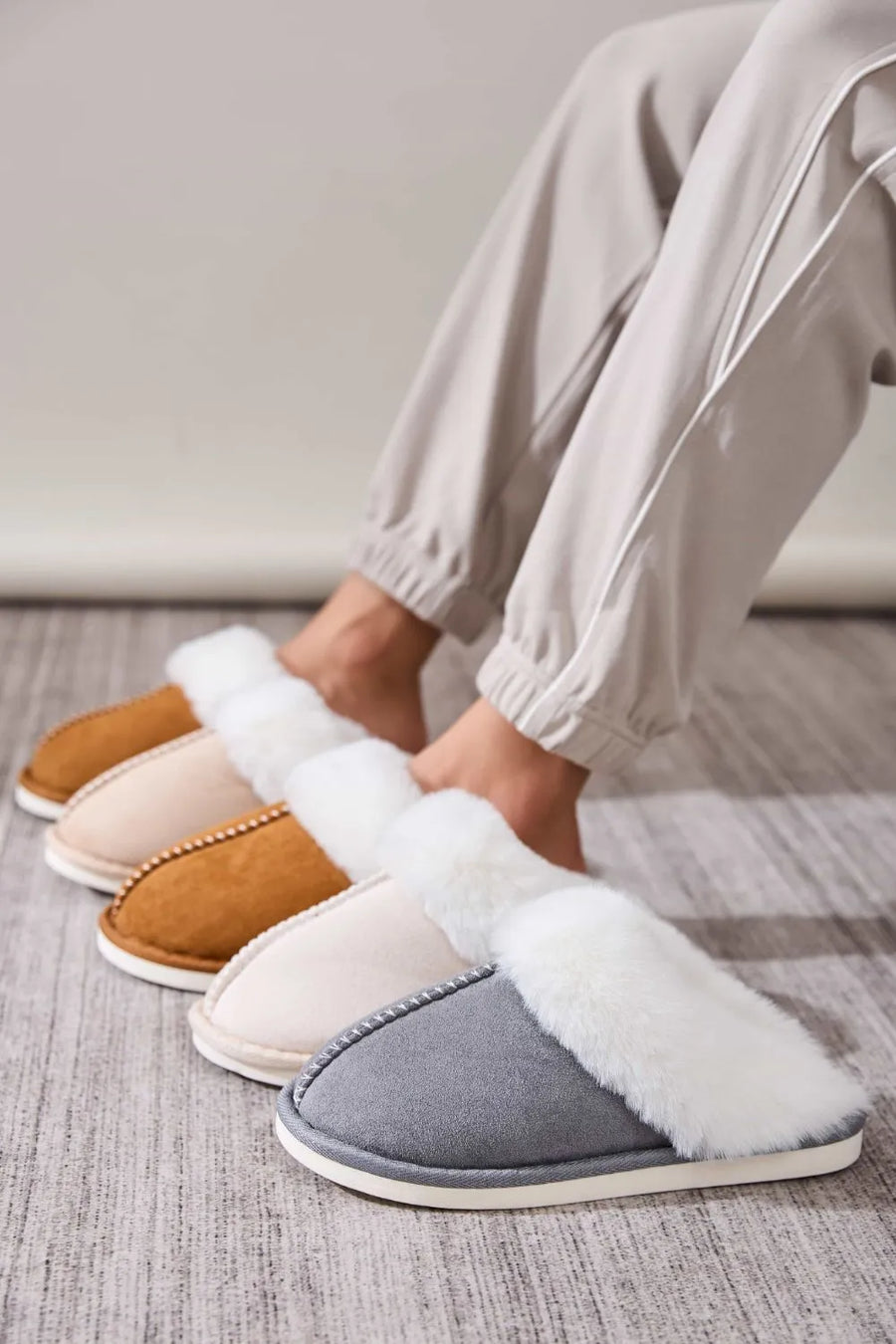 Cove Sorrento — Faux Fur Round Toe Slippers Fashion Footwear