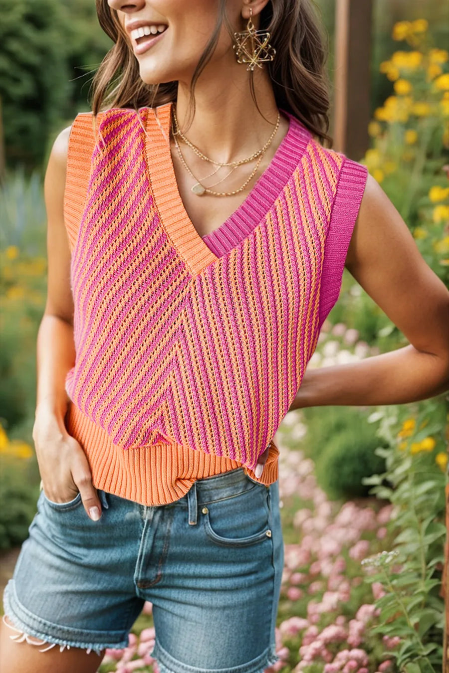 Noa Bellamy — Contrast V-Neck Sweater Vest