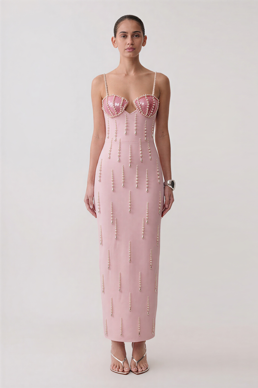 Robe bandage à fines bretelles avec perles et cascade